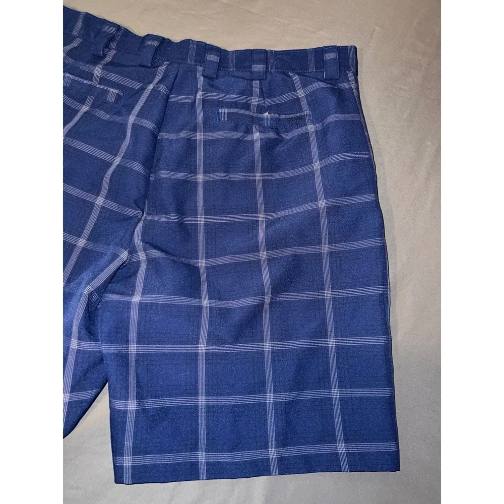 Izod XFG Mens Blue Windowpane Plaid Golf Shorts Size 40 Flat Front Performance